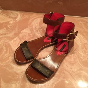 Ladies Louis Vuitton Shoes